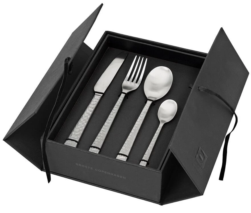 Broste Copenhagen Hune Hammered Bestekcassette 4-persoons Rvs Mat 16-delig 3 Broste Copenhagen Hune Hammered Bestekcassette 4-persoons Rvs Mat 16-delig