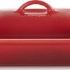 Le Creuset Ovenschaal Met Deksel 33 Cm Aardewerk Kersrood -Keukengerei Winkel 550x254 1