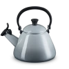 Le Creuset Kone Fluitketel 1,6 Liter Staal Mist Grey -Keukengerei Winkel lc 20201215 zs ps fs 40101025410000 001