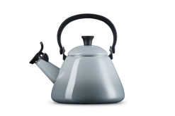 Le Creuset Kone Fluitketel 1,6 Liter Staal Mist Grey -Keukengerei Winkel lc 20201215 zs ps fs 40101025410000 003