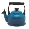 Le Creuset Tradition Fluitketel 2,1 Liter Staal Marseillebla -Keukengerei Winkel le creuset tradition fluitketel 2 1 liter staal marseilleblauw